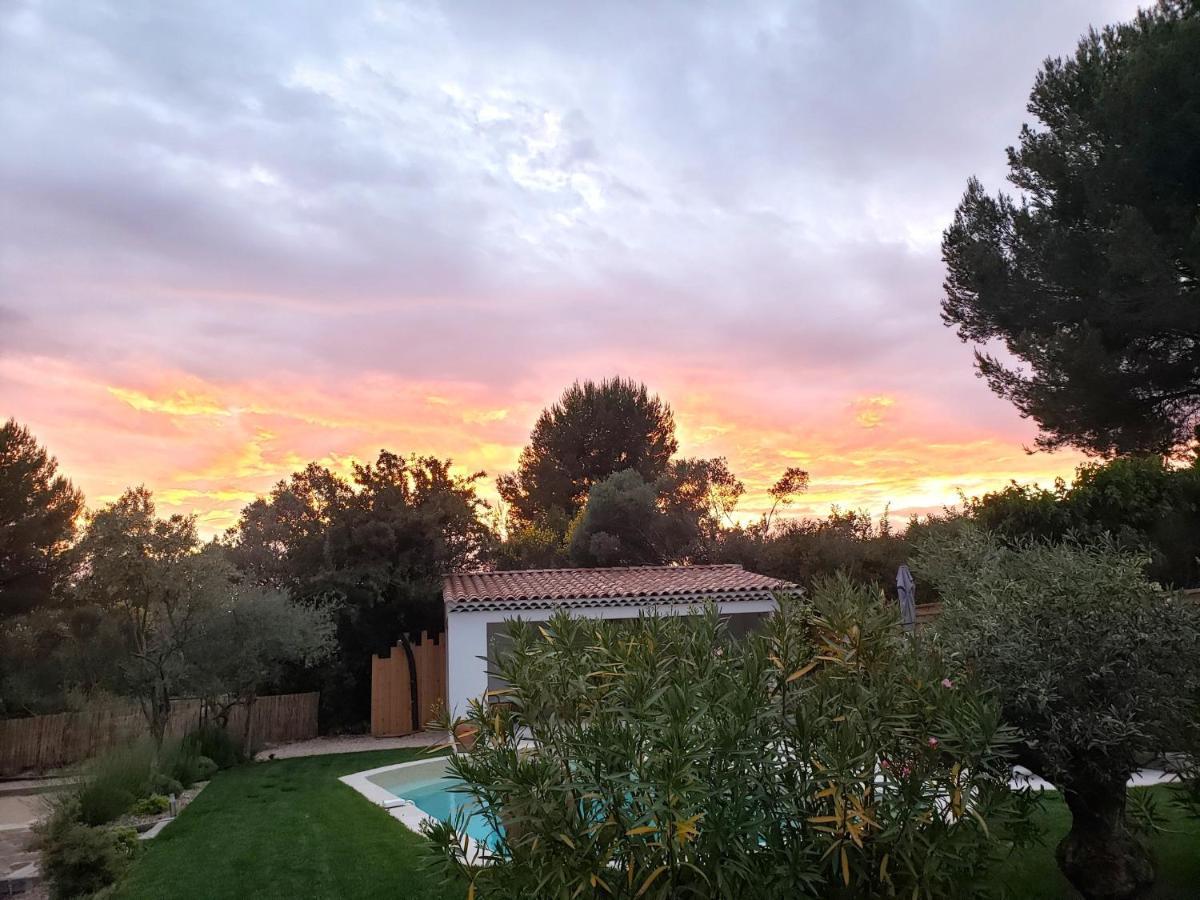 ÉguillesLa Bastide D'Alix住宿加早餐旅馆 外观 照片