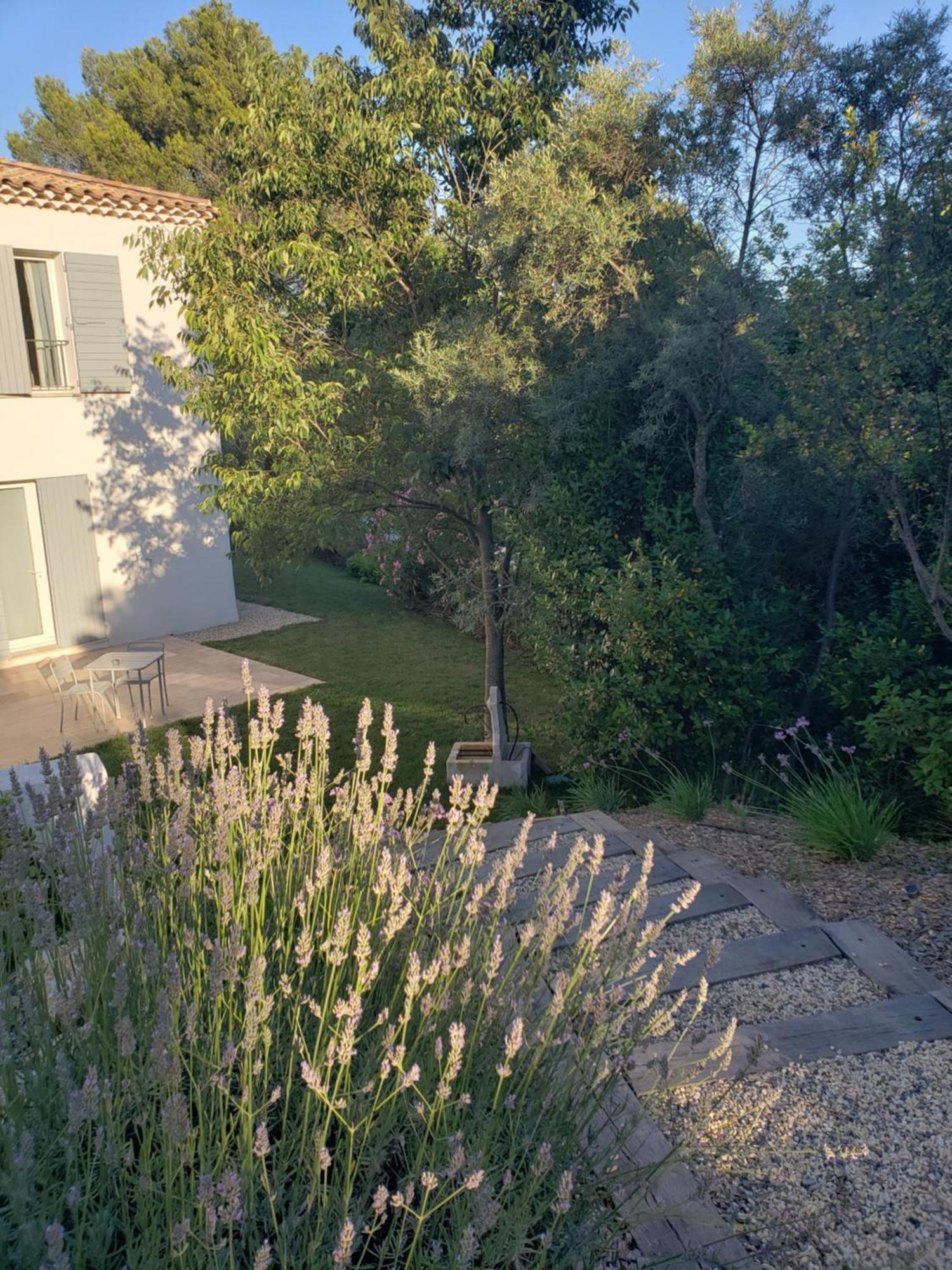 ÉguillesLa Bastide D'Alix住宿加早餐旅馆 外观 照片